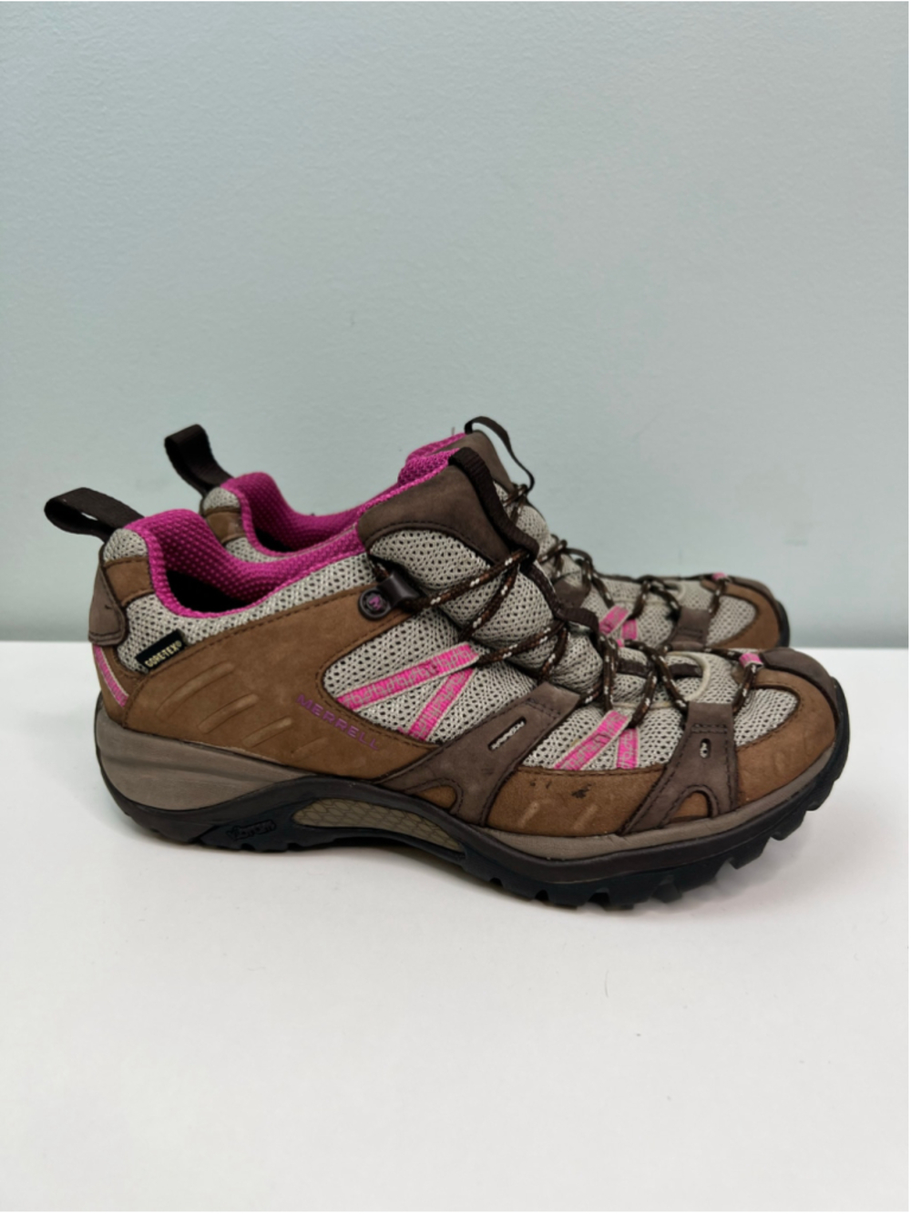 Merrell Gore-Tex Athletic Hiking Shoes Womens Size 8.5 Bison Brown Pink Leather